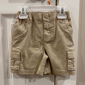 BNWT • Gap - Boys Tan Cargo Shorts (12-18 mos)
